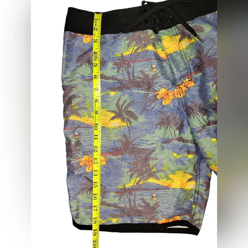 Ezekiel Men's Tropical Print Board Shorts/Swim Trunks (Unlined) Size 33